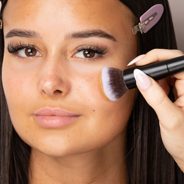 Brushworks No. 2 Buffing Foundation Brush (Billede 7 af 9)