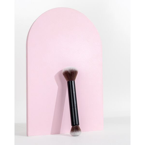 Brushworks No. 6 Double Ended Powder & Buff (Billede 5 af 8)