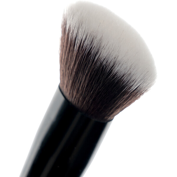 Brushworks No. 7 Angled Blush Brush (Billede 4 af 9)