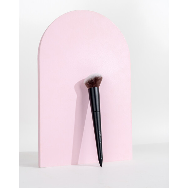 Brushworks No. 7 Angled Blush Brush (Billede 6 af 9)