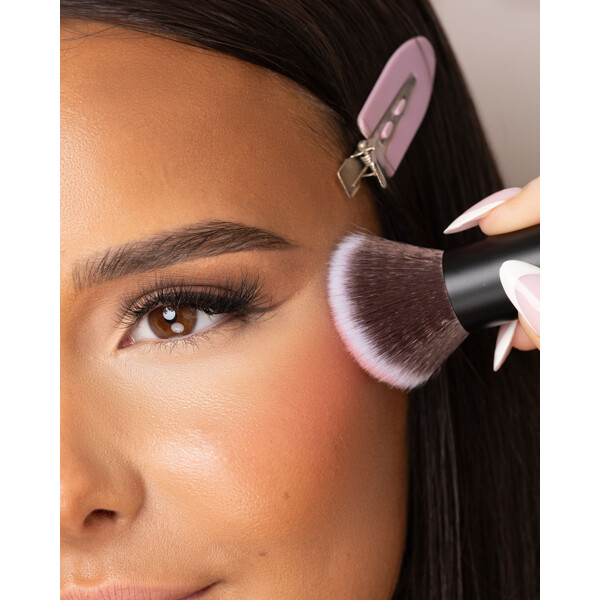 Brushworks No. 7 Angled Blush Brush (Billede 7 af 9)