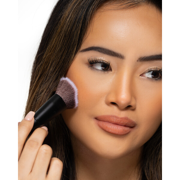 Brushworks No. 9 Angled Flat Foundation Brush (Billede 7 af 11)