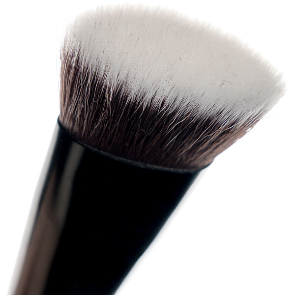 Brushworks No. 11 Flat Top Contour Brush (Billede 4 af 8)