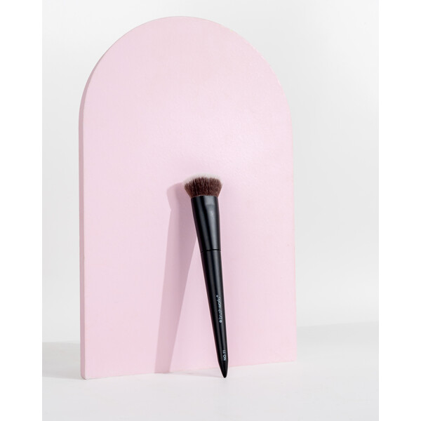 Brushworks No. 11 Flat Top Contour Brush (Billede 6 af 8)