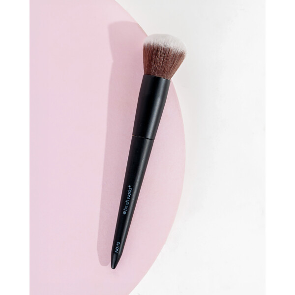 Brushworks No. 12 Blush Brush (Billede 5 af 7)