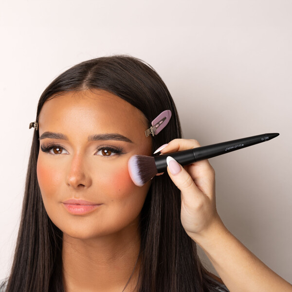 Brushworks No. 12 Blush Brush (Billede 7 af 7)