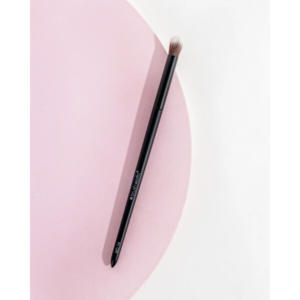 Brushworks No. 14 Fluffy Blending Eye Brush (Billede 6 af 6)
