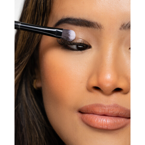 Brushworks No. 18 Flat Eye Brush (Billede 7 af 9)
