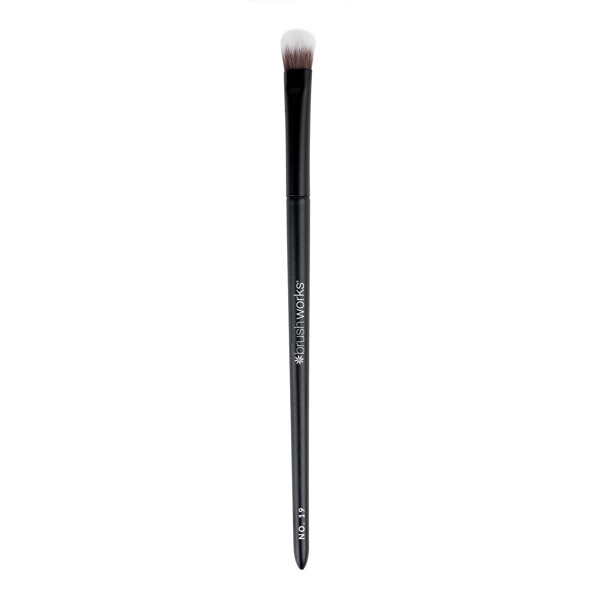Brushworks No. 19 Crease Blending Eye Brush (Billede 3 af 6)