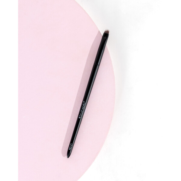 Brushworks No. 21 Precise Brow Brush (Billede 5 af 8)