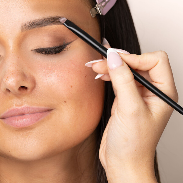 Brushworks No. 21 Precise Brow Brush (Billede 8 af 8)