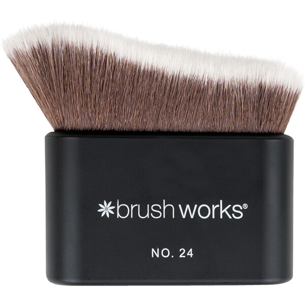 Brushworks No. 24 Blending Face & Body Brush (Billede 3 af 8)