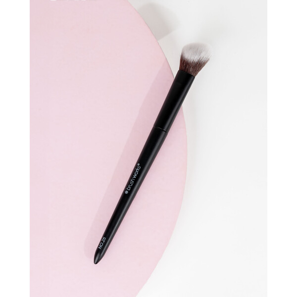 Brushworks No. 25 Brightening Concealer Brush (Billede 5 af 6)