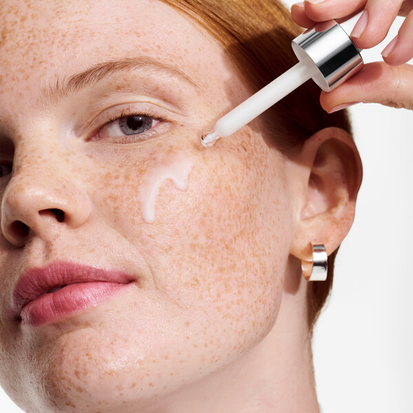 Moisture Surge Active Glow Serum (Billede 3 af 8)