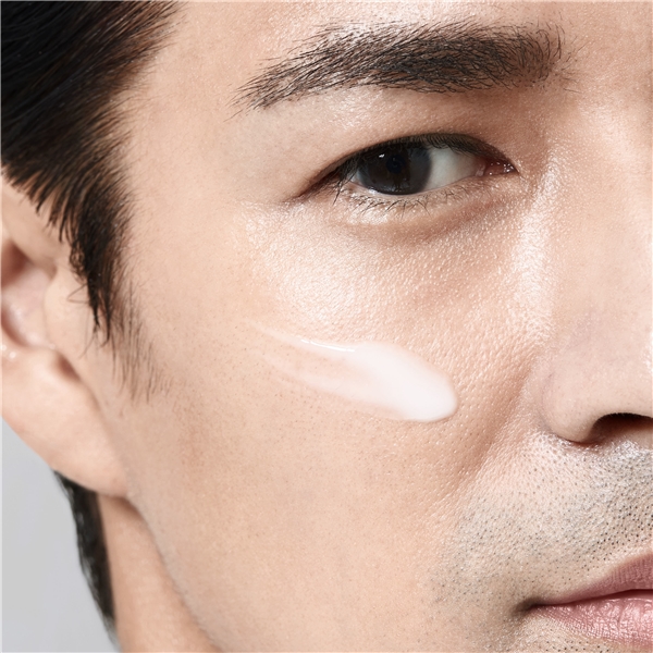 Shiseido Men Energizing Moisturizer Extra Light (Billede 4 af 4)