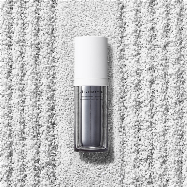 Shiseido Men Total Revitalizer Light Fluid (Billede 4 af 6)