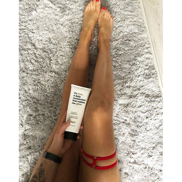 It's Love. A Daily Moisturizer Gradual Tan Lotion (Billede 5 af 5)