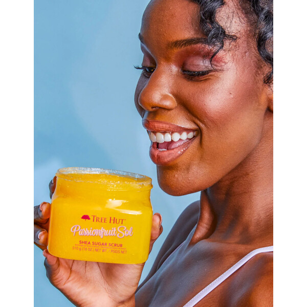 Tree Hut Passionfruit Sol Shea Sugar Scrub (Billede 4 af 7)