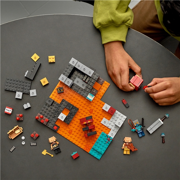 21185 LEGO Minecraft Netherbastionen (Billede 4 af 6)