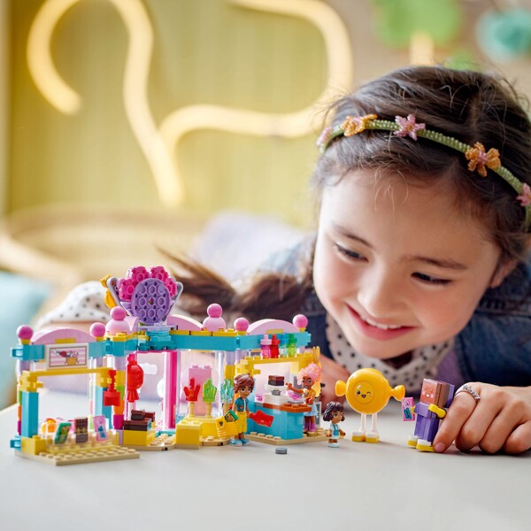 42649 LEGO Friends Heartlake Citys Slikbutik (Billede 5 af 6)