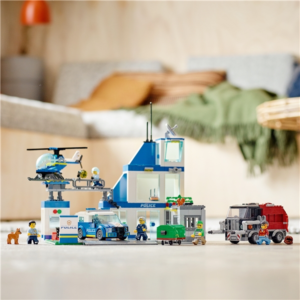 60316 LEGO City Police Politistation (Billede 6 af 6)