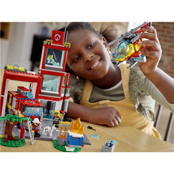 60320 LEGO City Fire Brandstation (Billede 6 af 6)
