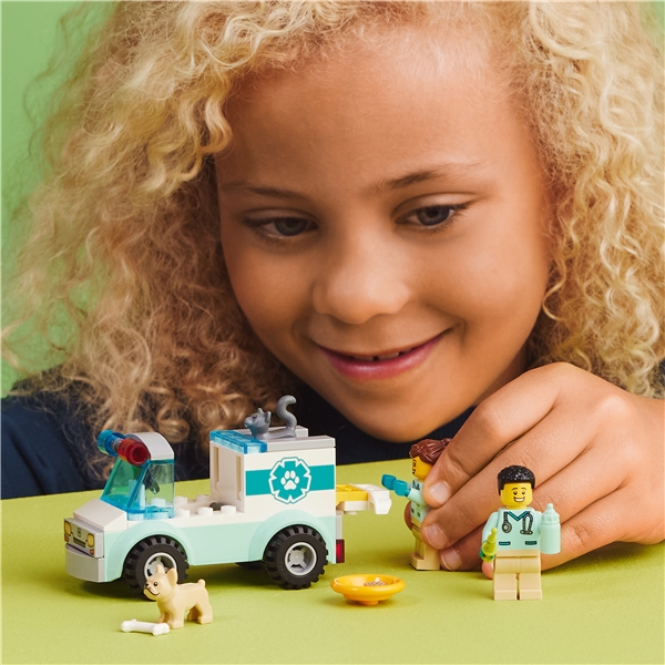 60382 LEGO City Dyrlæge-Redningsvogn (Billede 5 af 6)
