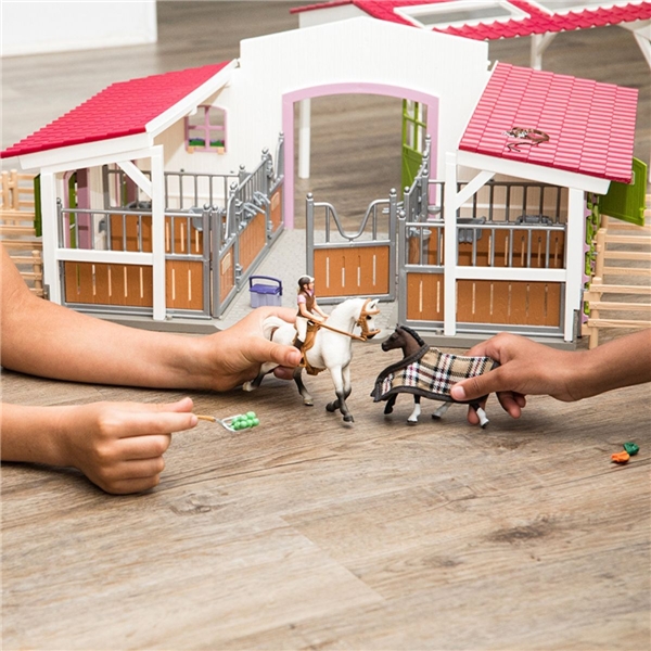 Schleich Hestestald/Ridecenter med rytter og heste (Billede 9 af 9)