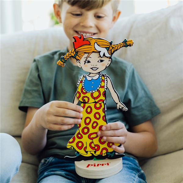 Pippi Klæder Om Magnetdukke (Billede 5 af 6)